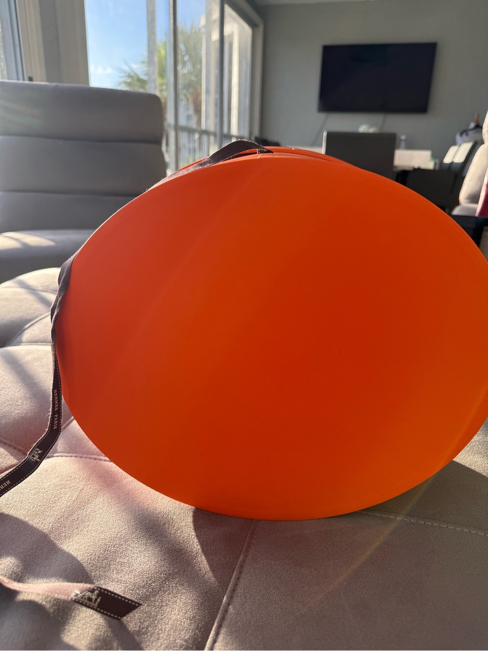 Hermes Oval Hat Box - Picture 6 of 7